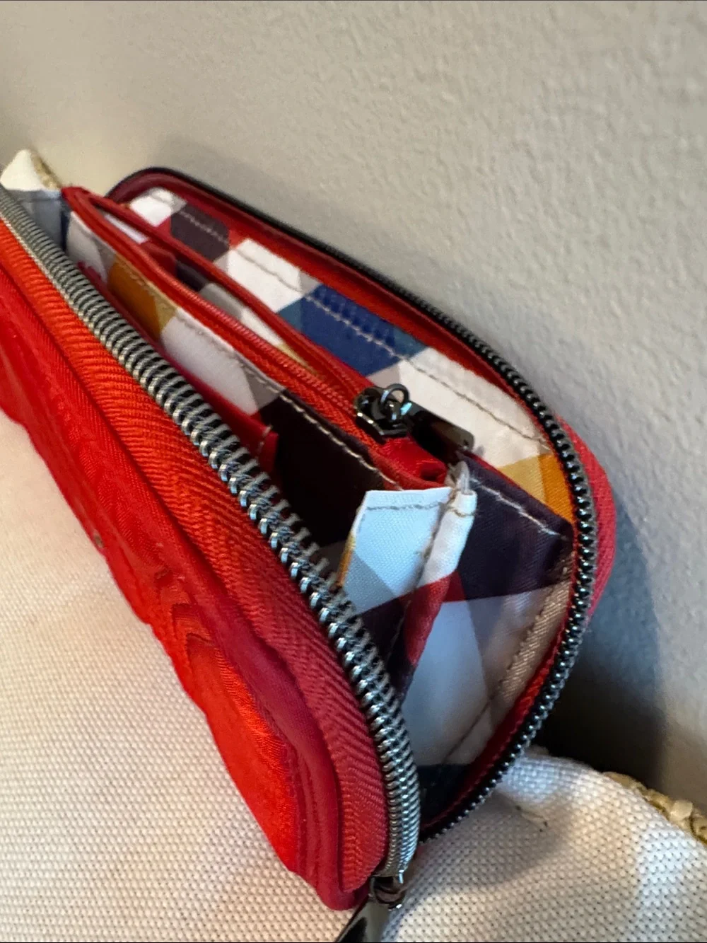 LUG tendu in Poppy Red Quilted Zip Wallet